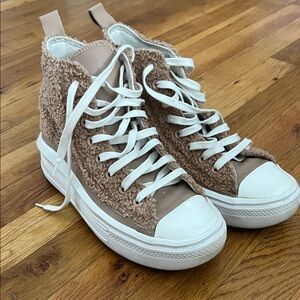 CONVERSE SHERPA Tan High-Top Sneakers